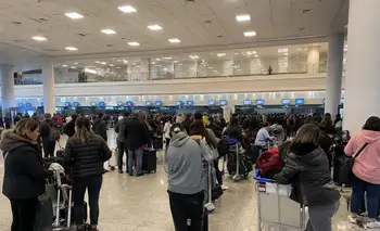El turismo al exterior drenó US$ 4.825 millones y la balanza quedó en rojo por US$ 3.184 millones