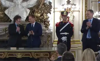 Con la presencia de Adorni, juró Diego Santilli como el nuevo jefe de Gabinete 