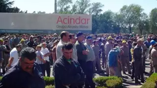 Los efectos del ajuste: Acindar paralizó su producción por una semana y suspendió a 500 trabajadores
