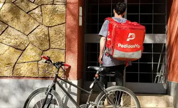 La dura realidad de los repartidores: cuánto cobran en promedio por cada pedido entregado