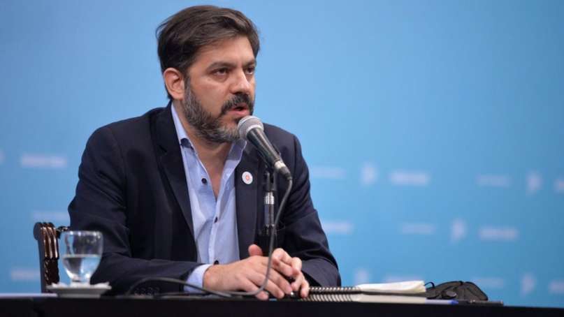 Carlos Bianco destrozó en Twitter a cada intendente de la oposición que criticó a Kicillof