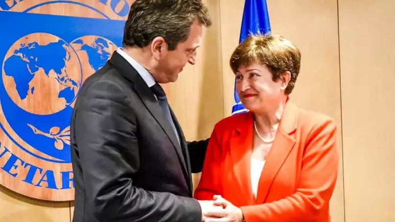 El Gobierno recibiría fondos del FMI para saldar los intereses de la deuda