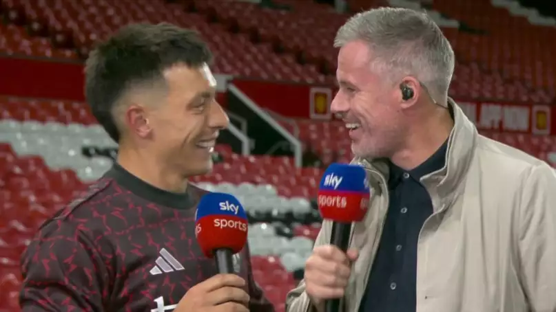 La divertida charla entre Lisandro Martínez y Jamie Carragher tras las críticas por su altura