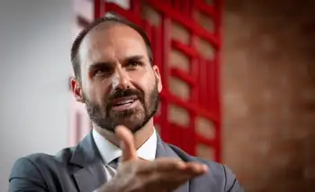 Tras los insultos de Milei a Lula, el hijo de Bolsonaro cargó contra Cristina