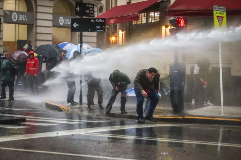Denunciaron penalmente a Monteoliva por la represión en el Congreso: ahora la Justicia deberá investigar el accionar de la Federal