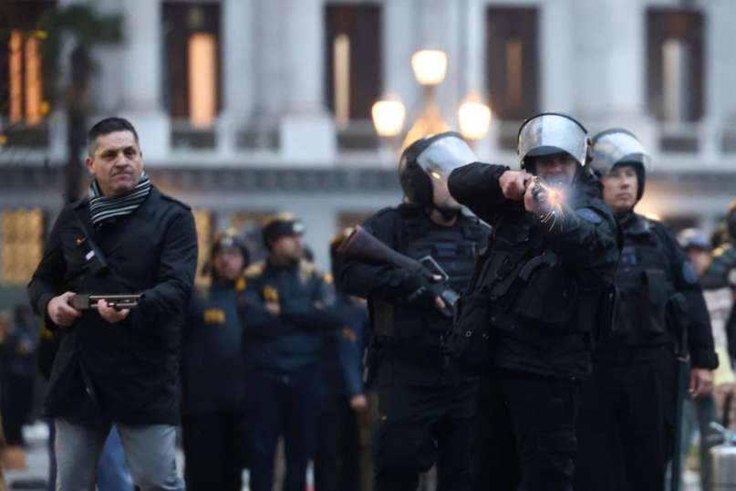 Denunciaron penalmente a Monteoliva por la represión en el Congreso: ahora la Justicia deberá investigar el accionar de la Federal