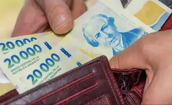 Los salarios del sector privado formal perdieron contra la inflación en junio y acumulan una caída del 9% desde que asumió Milei