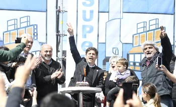 Kicillof celebró su cumpleaños inaugurando obras en Ensenada