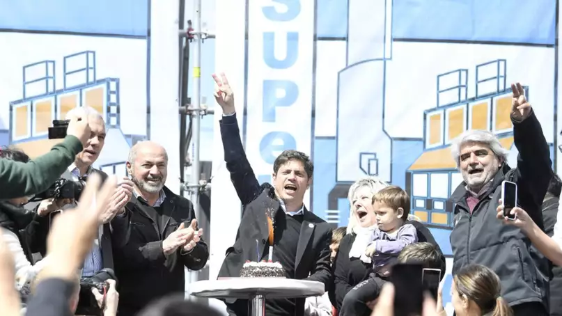 Kicillof celebró su cumpleaños inaugurando obras en Ensenada