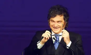 En Santiago de Chile, Javier Milei reivindicó la dictadura de Pinochet, criticó a Pedro Sánchez y llamó a una batalla global contra la izquierda