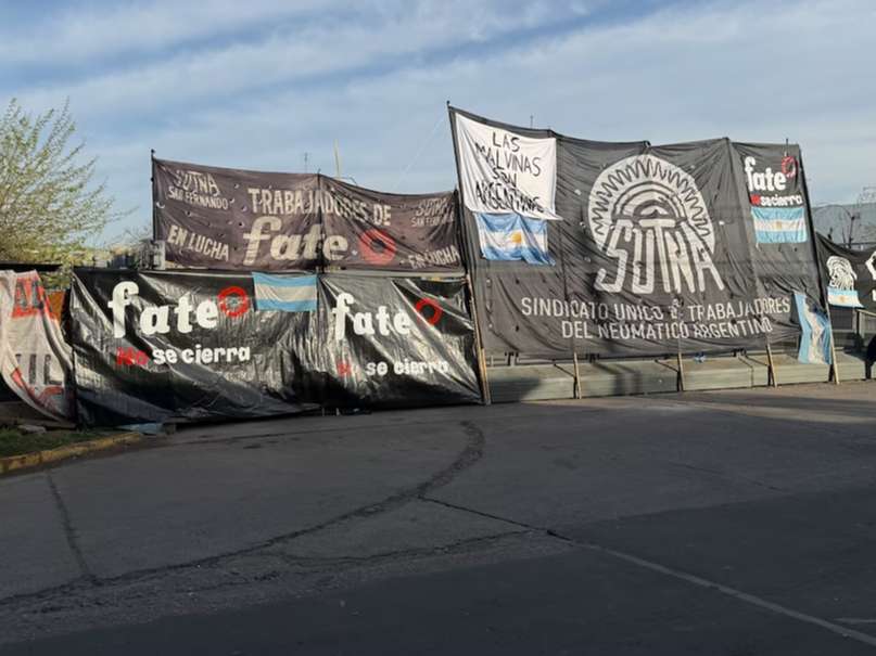 Cierre de FATE: la justicia ordenó el desalojo del predio mientras los trabajadores continúan con las protestas tras los despidos y la falta de respuestas