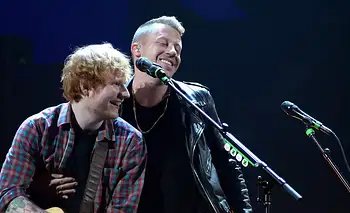Macklemore narra la difícil posición de Ed Sheeran tras las presiones por apoyar a Palestina