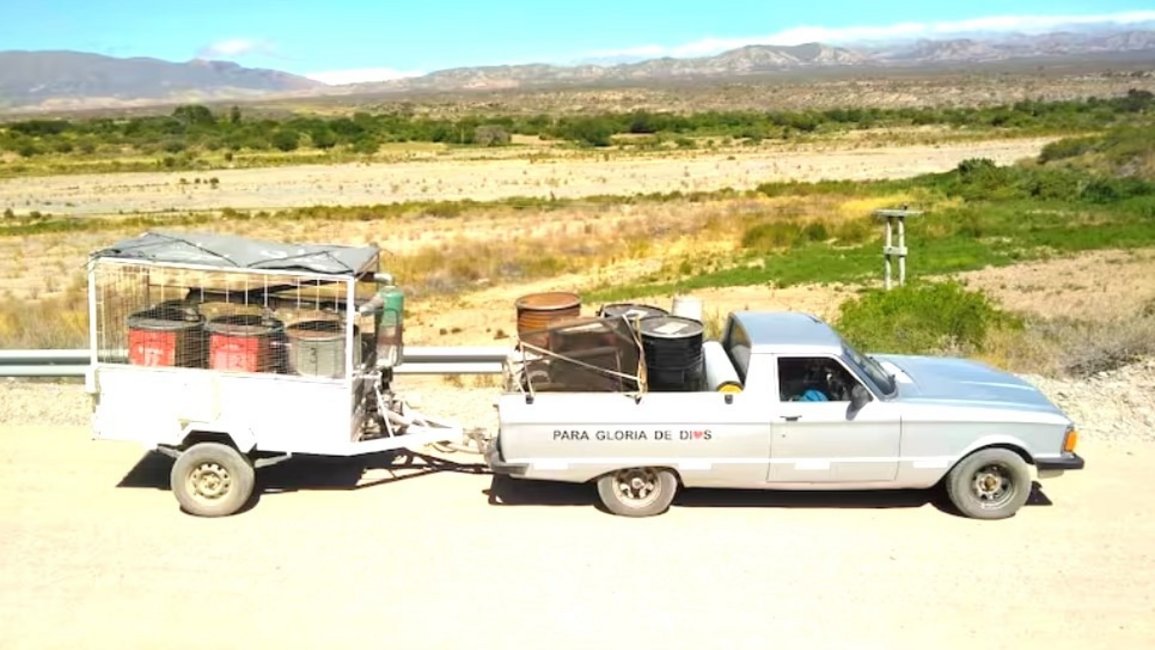 Un cordobés creó un automóvil que funciona a base de agua y basura