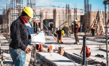 La construcción aumentó 4,9% en septiembre: los salarios registrados crecieron 9,1%