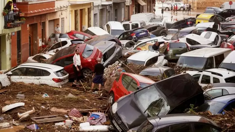 España: inundaciones, desaparecidos y más de 90 muertos 