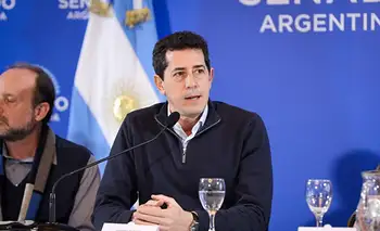 Infancias y entornos digitales: Wado de Pedro impulsa un debate en el Senado sobre redes sociales, IA y salud mental