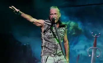 Bruce Dickinson estalló contra las bengalas en Quito previo a los shows de Iron Maiden en Argentina
