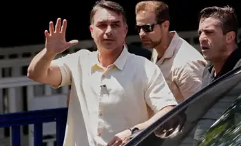 Argentina colaboró en la fuga de Flávio Bolsonaro de Brasil: los detalles