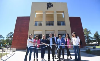 Kicillof inauguró la novena Casa de la Provincia en Colón