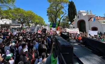 Ajuste en discapacidad: multitudinaria marcha en la Quinta de Olivos en defensa de los personas con discapacidad