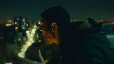 Estreno en cines: Nazareno Casero es un limpiavidrios introspectivo en "Reflejado", película de Juan Baldana