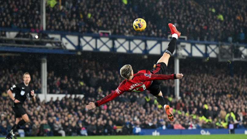 Garnacho ganó el Premio Puskas de la FIFA por su golazo de chilena en la Premier League