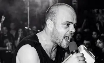 ¿Peter Lanzani o Luca Prodan? El impactante cambio del actor en las primeras fotos de la película biográfica