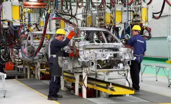 La producción automotriz cayó un 30% en noviembre