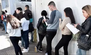 En septiembre se perdieron 10.700 puestos de trabajo en el sector privado, y acumuló en 4 meses una caída de 49.000 empleos